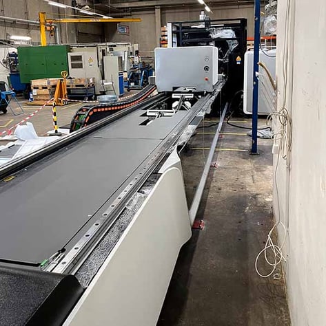 Rørlaser fra Bodors T-serie under installation hos Eagle Burgmann KE A/S
