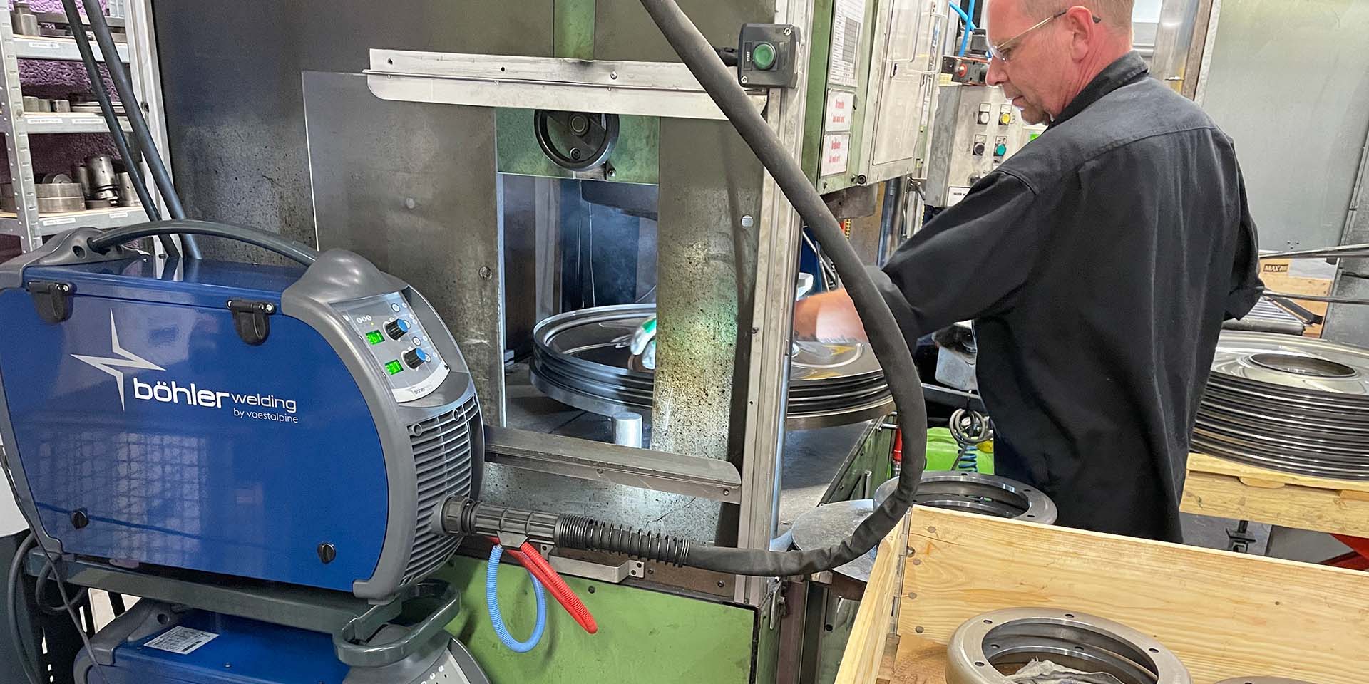 Steel Products' nye maskiner: Hurtigere svejsning og mindre bøvl